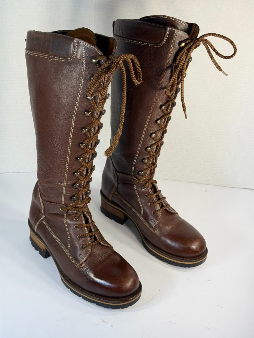 Women's size 8.5 Brown leather Boots